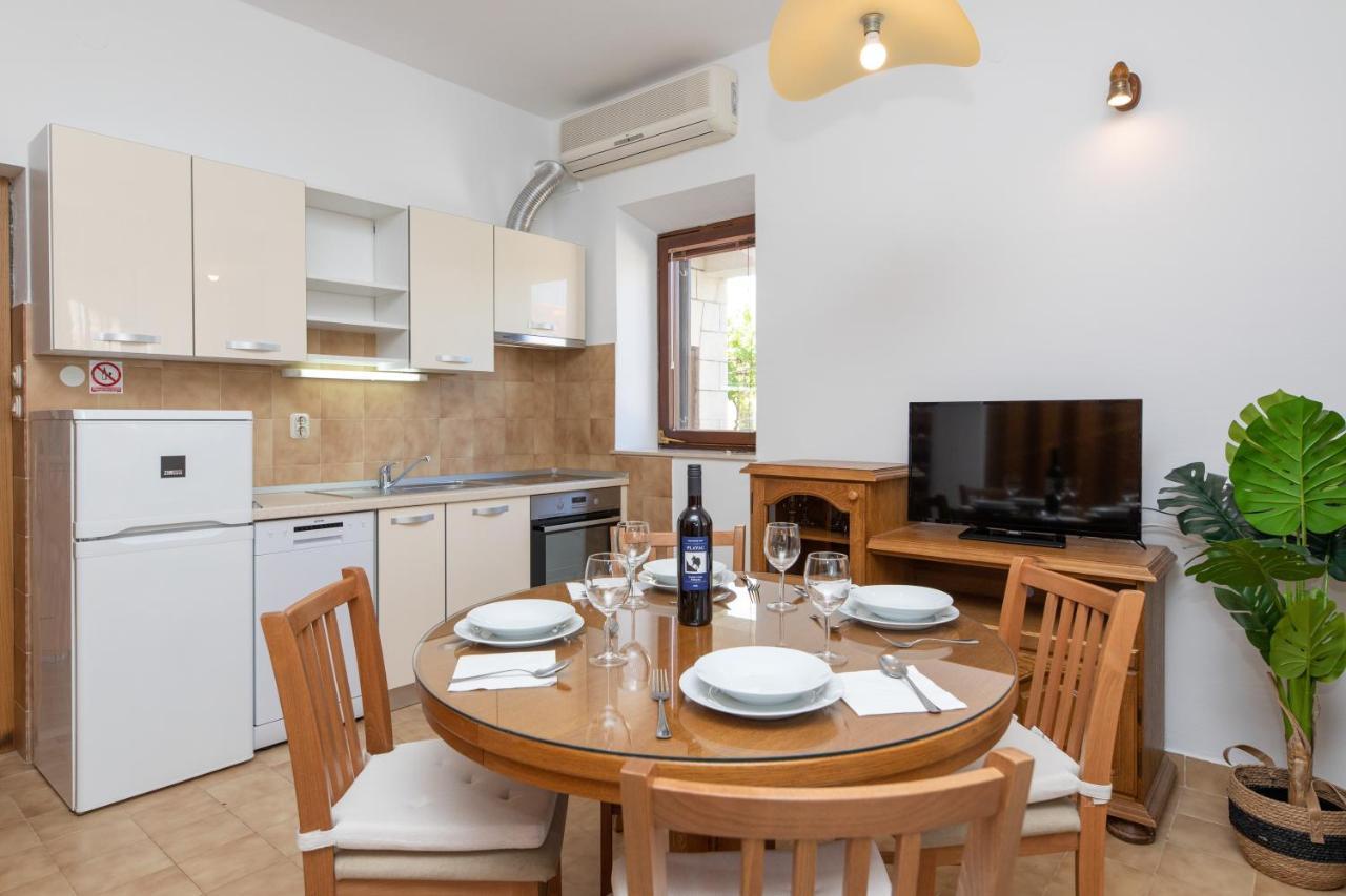 Apartments4You Supetar-The Best And Most Popular Apartments For Discovering The Island - Free Parking - 200 Meters From The Beach Eksteriør bilde